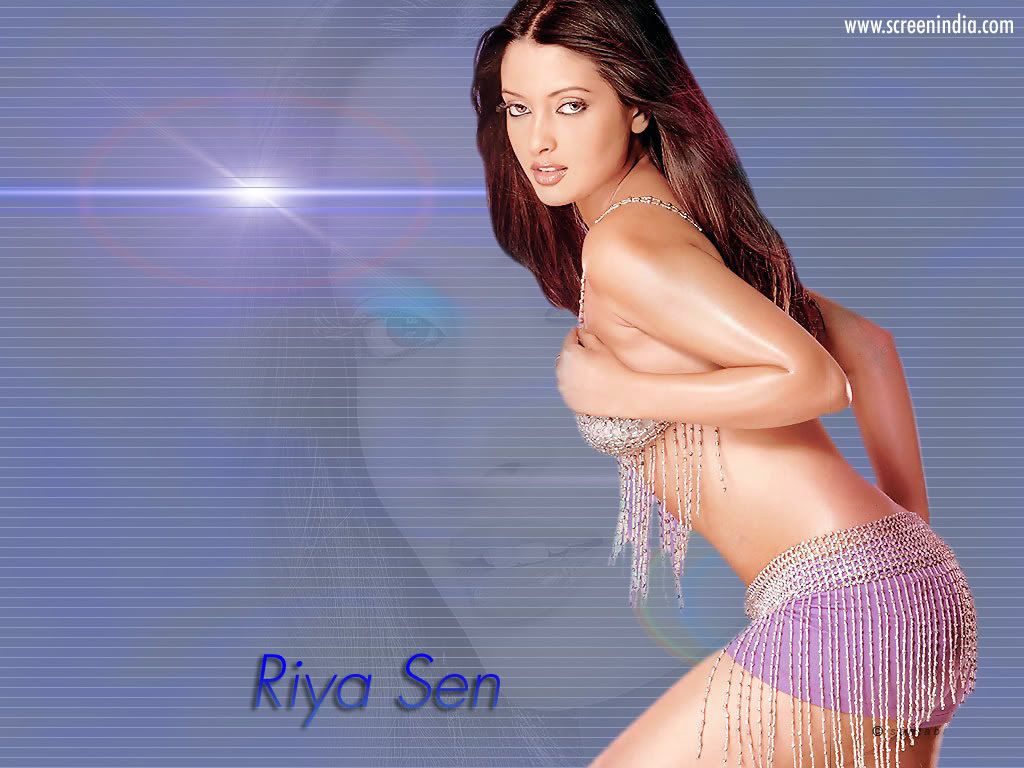 Model Riya Sen hot photo