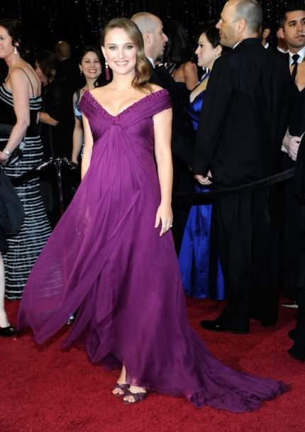 Natalie Portman Oscars Dress 2011. Why Natalie Portman didn#39;t