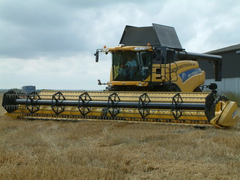 NewHolland022.jpg