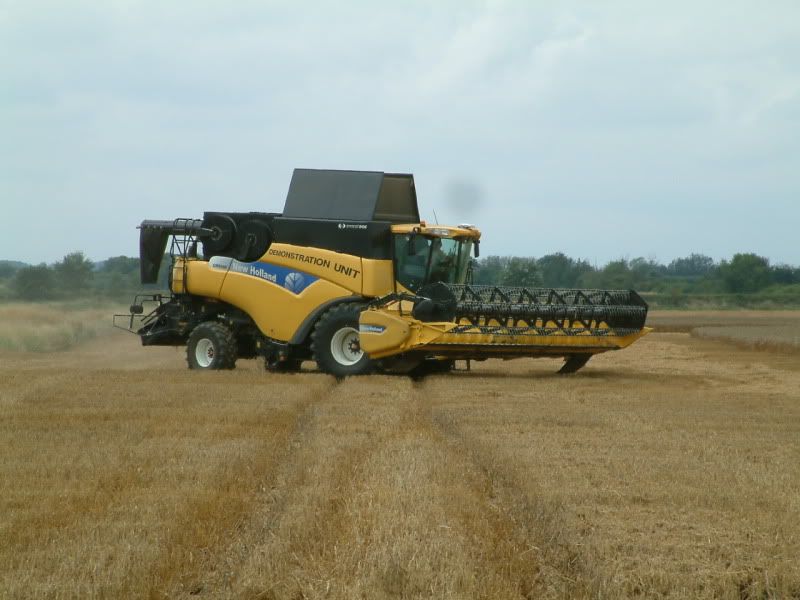 NewHolland036.jpg