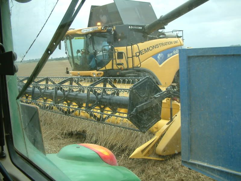 NewHolland040.jpg