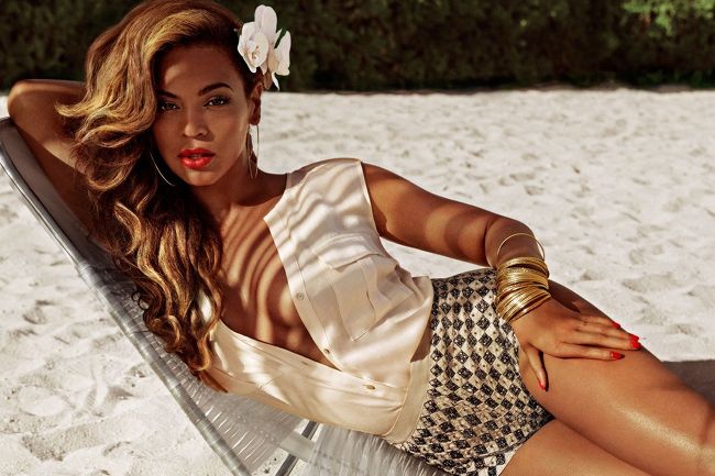 photo beyonce-hm-08_vogue_12apr13_b_1080x720_zpse78847a3.jpg