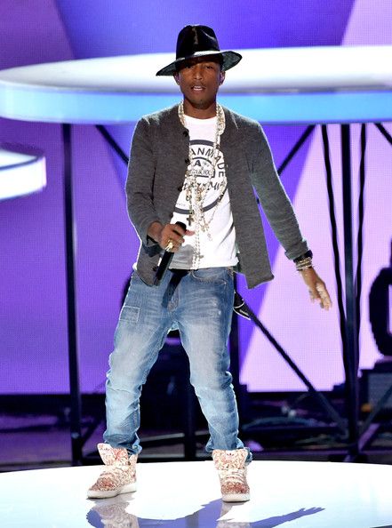  photo PharrellWilliamsiHeartRadioMusicAwards1pqZd4uiwUml_zps534acf90.jpg