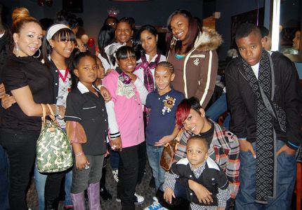 Bowling Birthday Party on His Daughter Reginae Her 10th Birthday Bowling Party   Global Grind