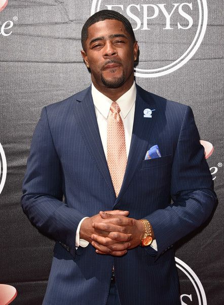  photo MalcolmButler2015ESPYSArrivalss6vt4t2F1JOl_zpscktxtjeq.jpg