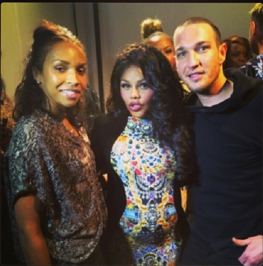A MINI BEE IS IN THE OVEN: QUEEN B LIL KIM IS PREGNANT... CHECK OUT HER BABY BUMP - DivaSnap.com A MINI BEE IS IN THE OVEN: QUEEN B LIL KIM IS PREGNANT... CHECK OUT HER BABY BUMP - DivaSnap.com