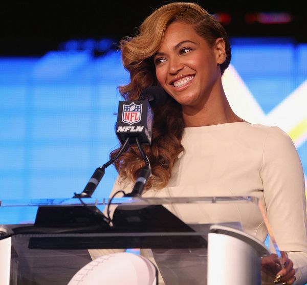  photo beyonce-national-anthem-live-at-super-bowl-press-conference-13_zpsb06e88d5.jpg