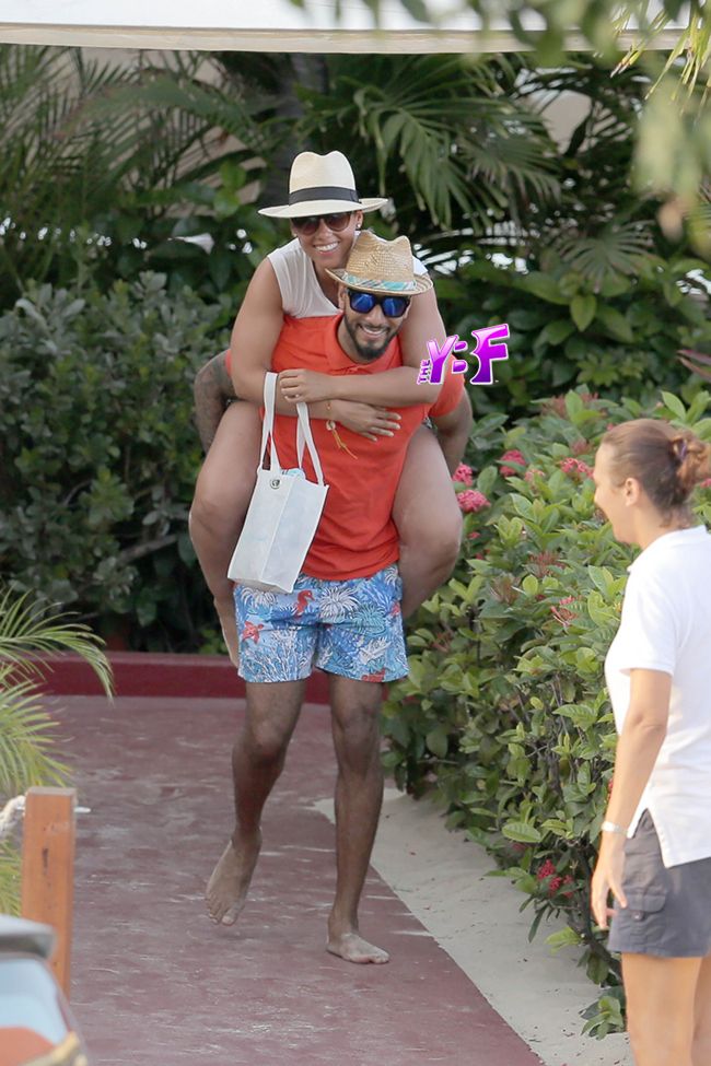  photo YBF-AliciaKeys-Swizzbeatz-Mashonda-StBarts3_zpscffd054a.jpg