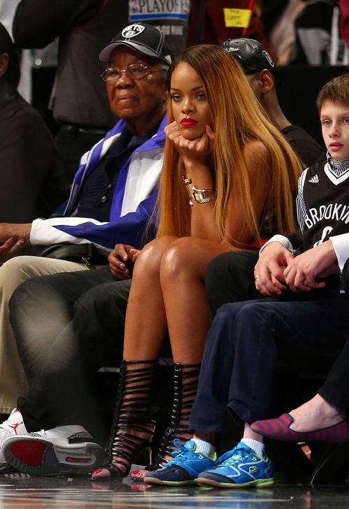  photo RihannaChicagoBullsvBrooklynNetsGamePXucNtEw1lRx_zpse6e13f35.jpg