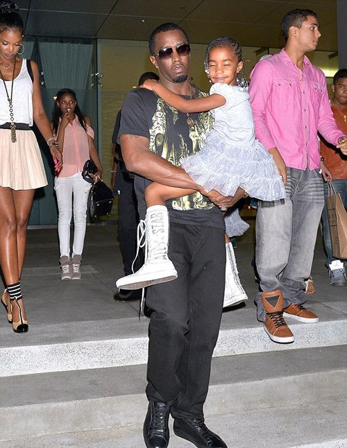 Diddy Pulls Double Duty On Mothers Day With Baby Mamas 