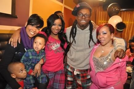 Birthday Cakes Atlanta on They Were One Big Happy Family This Past Weekend  Look At All Those