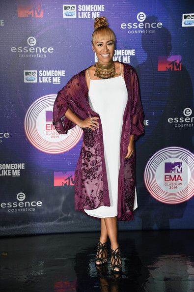 photo MTVEMA2014RedCarpetArrivals6-f8XePCNekl_zpsfe7d180c.jpg