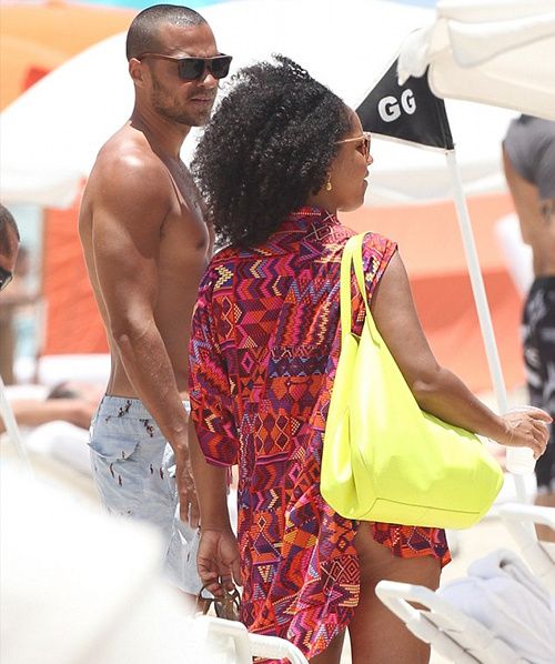 CUTE COUPLES: Jesse Williams & Wife Aryn Hit The Beach! + Alexis ...