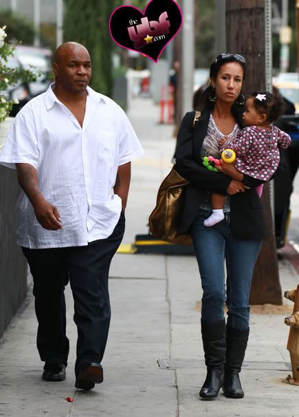 GLAMOROUS♥ ♥ ♥♪: SPOTTED: Mike Tyson & Family Take A Stroll