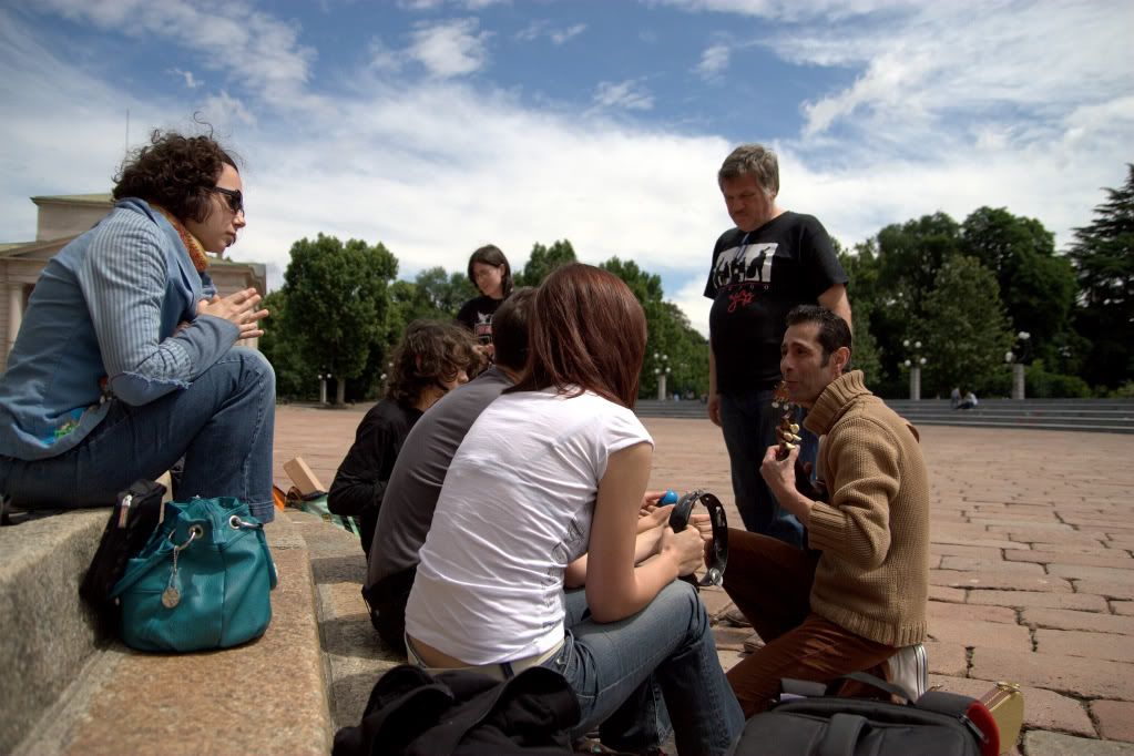 http://i368.photobucket.com/albums/oo128/ilmadness1980/ukulelata%20milanese/IMG_9628.jpg